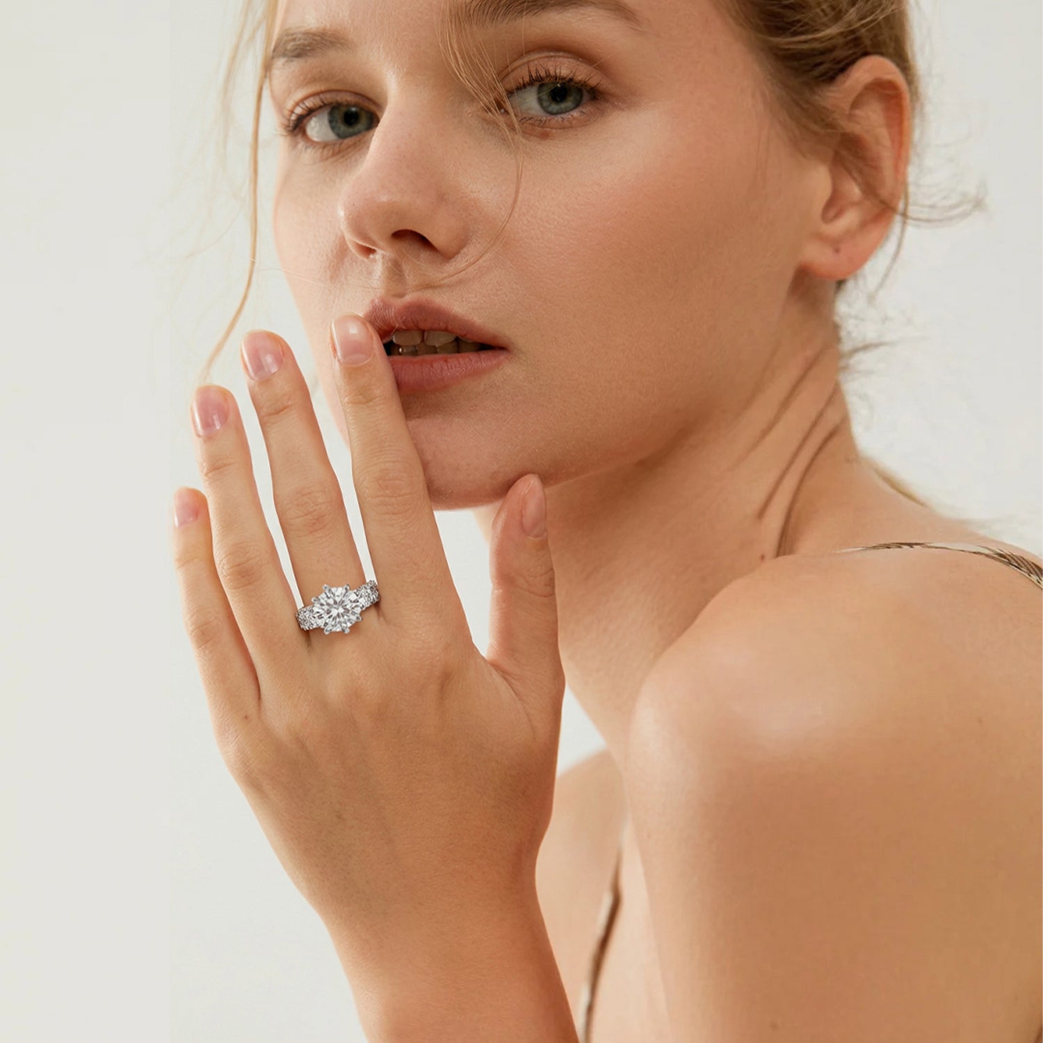 Celeste Halo Oval Engagement Ring