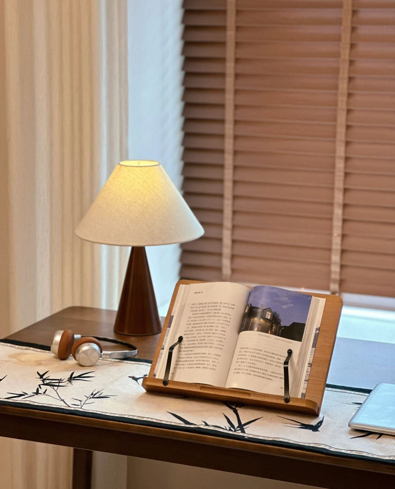 Vintage-style light luxury table lamp, simple American retro Nordic table lamp